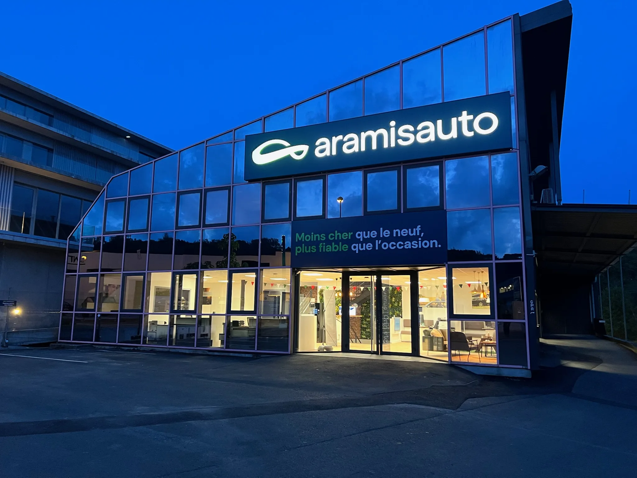 Habillage façade - Aramisauto