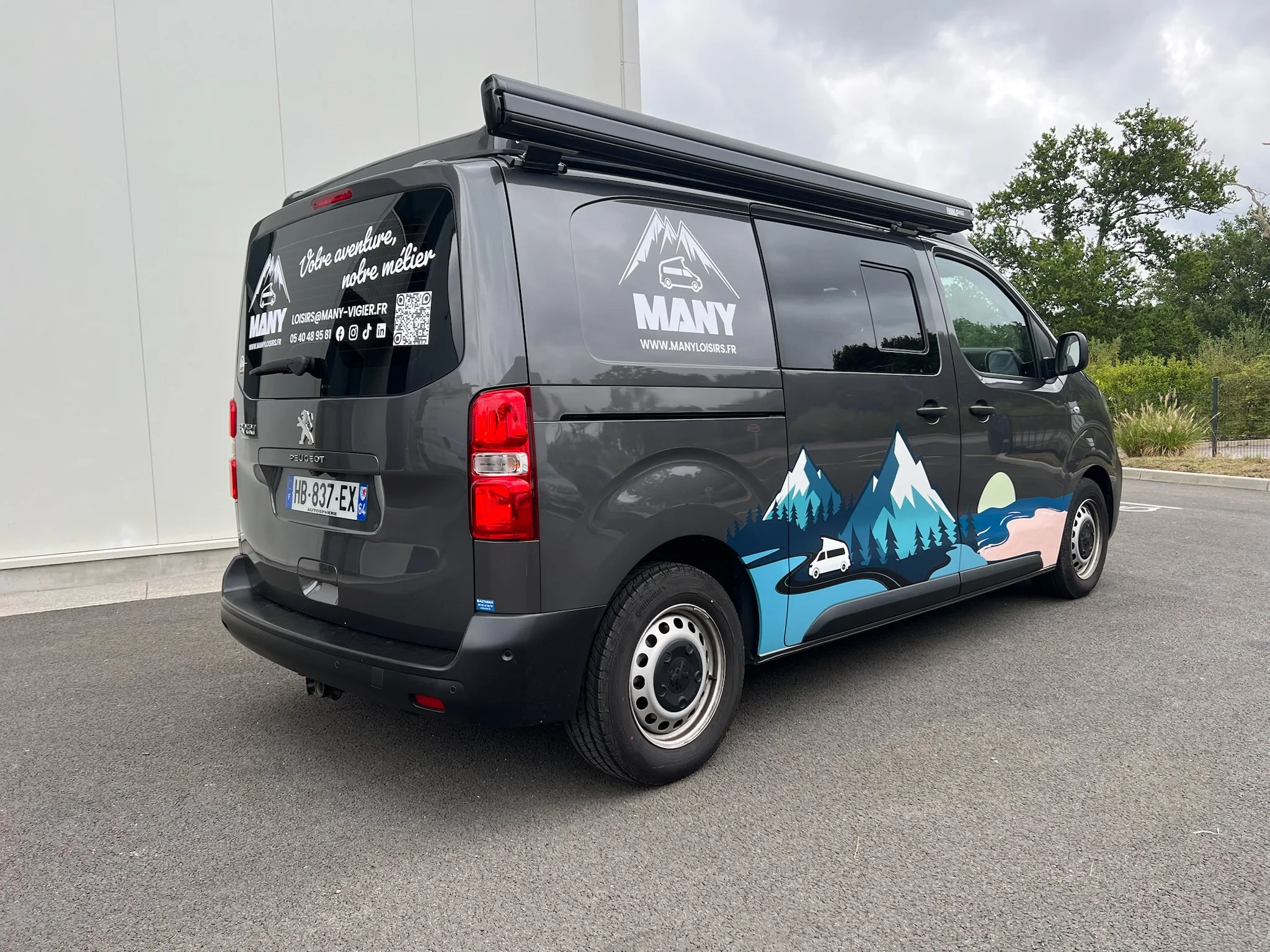 Covering van avec illustration nature - Many
