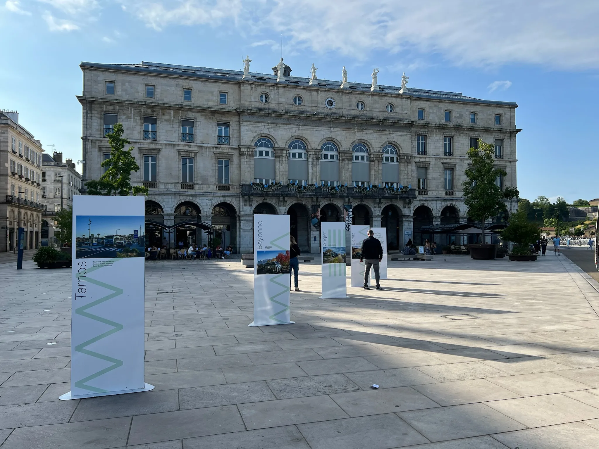 Totems d'exposition en plein air - Bayonne
